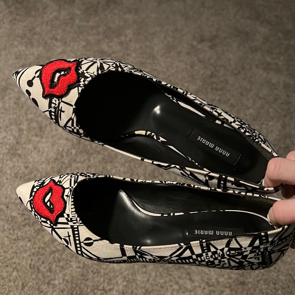 WEDGE WOMENS SHOES SIZE 6 1/2 AMAZING CONDITION